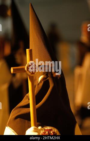 Procession de notre-Dame de la Piedad organisée par la fraternité de Nuestra Señora de la Soledad dans la ville de La Corogne le 27 mars 2018 Banque D'Images