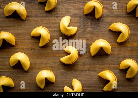 Chinois fortune cookies motif plat lay. Concept du nouvel an chinois Banque D'Images