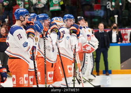 Angelholm, Suède 01 mars 2022. Les joueurs de Tappara après la défaite du match final de la Ligue des champions de hockey entre Rogle BK et Tappara Tampere à la Catena Arena à Angelholm, Suède le 01 mars 2022. Foto: Anders Bjuro / TT / Kod 11830 Banque D'Images