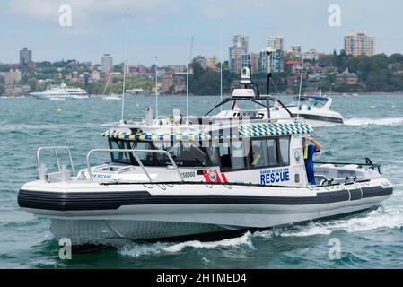 NSW Marine Rescue navire signe d'appel 'Port Jackson 31' patring dans le port de Sydney, Nouvelle-Galles du Sud, Australie Banque D'Images