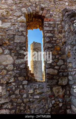 Promenade printanière autour des ruines du château de Brandebourg dans la belle vallée de Werra - Lauchroeden - Thuringe Banque D'Images