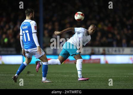 Peterborough, Royaume-Uni. 01st mars 2022. Fernandinho (MC) au match rond Peterborough United contre Manchester City, FA Cup 5th, au Weston Homes Stadium, Peterborough, Cambridgeshire. Crédit : Paul Marriott/Alay Live News Banque D'Images