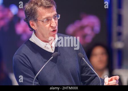 Coruna-Spain.Alberto Nuñez Feijoo, président de la Xunta de Galice, s'exprimant lors de la convention des candidats aux élections provinciales du mois de janvier Banque D'Images