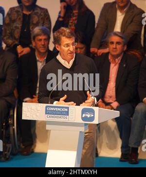 Coruna-Spain.Alberto Nuñez Feijoo, président de la Xunta de Galice, s'exprimant lors de la convention des candidats aux élections provinciales du mois de janvier Banque D'Images