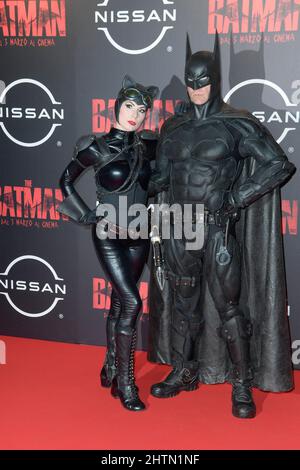 Rome, Italie. 01st mars 2022. Les personnages du film assistent au tapis rouge de la première du film The Batman au cinéma Space Moderno. Crédit : SOPA Images Limited/Alamy Live News Banque D'Images