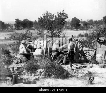 Des tireurs français avec un canon de 75 mm près de Sedülbahir, Gallipoli en 1915 Banque D'Images