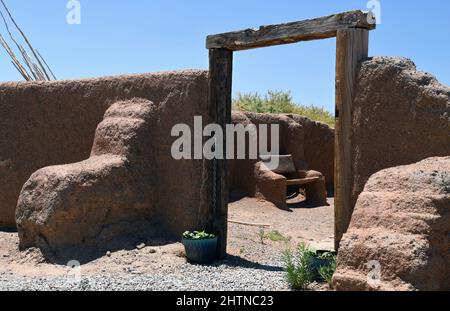 Adobe Arch de style traditionnel du sud-ouest du Nouveau-Mexique Banque D'Images