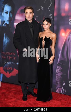 New York, États-Unis. 01st mars 2022. Robert Pattinson et Zoë Kravitz assistent à la première mondiale de « The Batman » à Josie Robertson Plaza, Lincoln Center, New York, NY, le 1 mars, 2022. (Photo par Anthony Behar/Sipa USA) crédit: SIPA USA/Alay Live News Banque D'Images