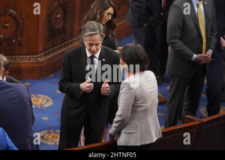 Washington, États-Unis. 01st mars 2022. Le secrétaire d'État Antony Blinken a fait un grand pas avant que le président Joe Biden ne prononce son premier discours sur l'état de l'Union lors d'une session conjointe du Congrès au Capitole des États-Unis à Washington, DC, le mardi 1 mars 2022. Photo de piscine par Al Drago/UPI crédit: UPI/Alay Live News Banque D'Images