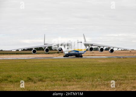 Photo du dossier datée du 3 août 2020 d'un Antonov 225 Mirya. L'Antonov AN-225, le plus grand avion du monde, a été détruit par la Russie, a déclaré dimanche les autorités ukrainiennes. « Il s’agit du plus grand avion au monde, LE « Mriya » (en ukrainien) an-225 », a déclaré le ministre ukrainien des Affaires étrangères Dmytro Kuleba dans une déclaration sur Twitter. Photo de Thomas Arnoux/ABACAPRESS.COM Banque D'Images