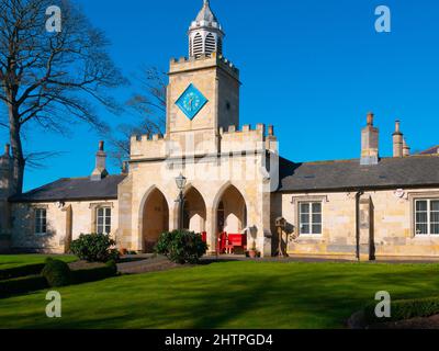 Entrée à la ''Maison de Dieu'' une maison pour personnes âgées fondée en 1273, ce bâtiment a été construit en 1804 au printemps Banque D'Images