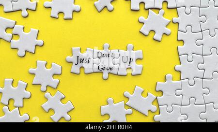 Ne Jamais Abandonner Concept Citation Sur Fond De Ciel Bleu Photo Stock Alamy