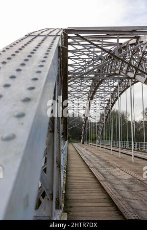 Wylam, Northumberland, Angleterre : 8th février 2022 : pont de la banque Hagg sur la rivière Tyne Banque D'Images