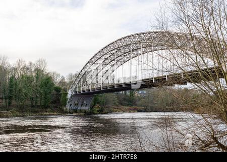 Wylam, Northumberland, Angleterre : 8th février 2022 : pont de la banque Hagg sur la rivière Tyne Banque D'Images