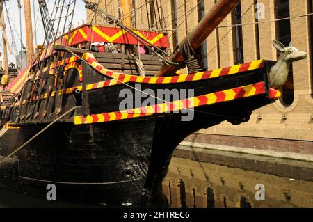 The Bow of the Golden Hinde, Londres, Royaume-Uni. Banque D'Images