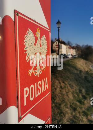 Symbolbild: Polengrenze, Polen, Grenzsäule, Grenze. Eine polnische Grenzsäule POLSKA mit polnischem ADLER, in Zgorzelec ,Woiwodschaft Niederschlesien, Banque D'Images