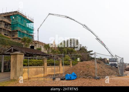 Pompe à béton mobile, grande maison, pett Level, East Sussex, royaume-uni Banque D'Images