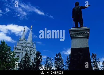 Statue de Brigham Young et tabernacle mormon à Salt Lake City, Utah Banque D'Images