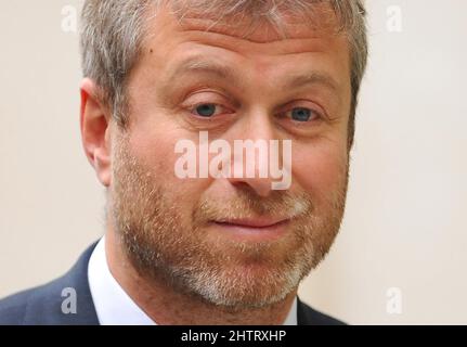 Photo du dossier datée du 31-10-2011 de Roman Abramovich. Le propriétaire de Chelsea, Roman Abramovich, annonce qu'il vend le club Date d'émission : mercredi 2 mars 2022. Banque D'Images