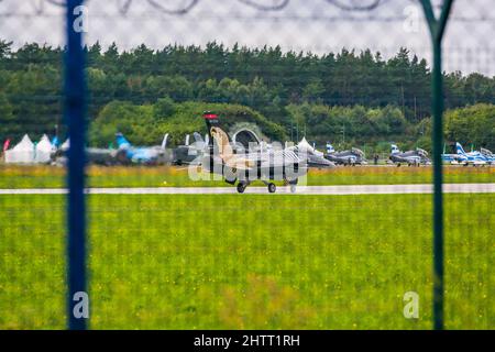 Gdynia, Pologne - 19 août 2021. Fighting Falcon 88-0032 - TAI F-16C exploité par Turk Hava Kuvvvvvvvvvvvvvvvvvvvvleri - Turkish Air Force - se préparer pour commencer Banque D'Images