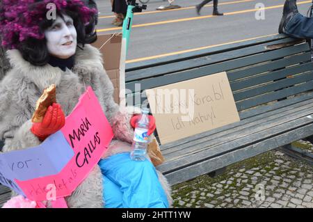 Manifestation à Berlin, en Allemagne, contre Poutine et l invasion de l Ukraine par la Russie - le 27 février 2022. Banque D'Images