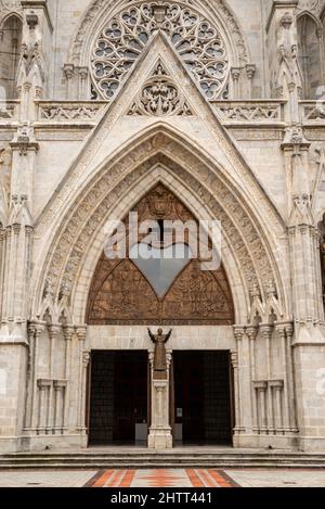 Détail de la basilique del Voto Nacional, Quito, Équateur. Banque D'Images