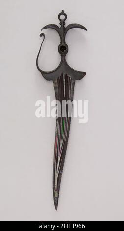 Art inspiré par Dagger (Chilanum), 17th siècle, Sud Indien, acier, H. 13 11/16 po. (34,8 cm) ; avec 3 1/2 po (8,9 cm) ; poids 7,3 oz (207 g), daggers, oeuvres classiques modernisées par Artotop avec une touche de modernité. Formes, couleur et valeur, impact visuel accrocheur sur l'art émotions par la liberté d'œuvres d'art d'une manière contemporaine. Un message intemporel qui cherche une nouvelle direction créative. Artistes qui se tournent vers le support numérique et créent le NFT Artotop Banque D'Images