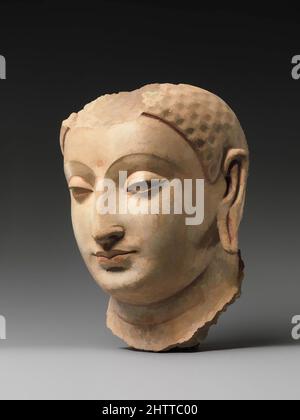 Art inspiré par le chef de Bouddha, 5th–6th siècle, Afghanistan (probablement Hadda), stuc avec des traces de peinture, H. 7 1/4 in. (18,4 cm), Sculpture, la surface bien préservée et les traces de peinture donnent une idée de ce à quoi ressemblait cette tête lorsqu'elle était utilisée dans le culte. Les œuvres abstraites, classiques modernisées par Artotop avec une touche de modernité. Formes, couleur et valeur, impact visuel accrocheur sur l'art émotions par la liberté d'œuvres d'art d'une manière contemporaine. Un message intemporel qui cherche une nouvelle direction créative. Artistes qui se tournent vers le support numérique et créent le NFT Artotop Banque D'Images