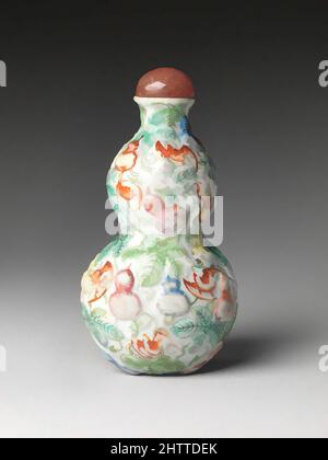 Art inspiré par la bouteille de tabac à priser, Qing Dynasty (1644–1911), Qianlong Period (1736–95), Chine, porcelaine, H. 4 po (10,2 cm), céramique, oeuvres classiques modernisées par Artotop avec une touche de modernité. Formes, couleur et valeur, impact visuel accrocheur sur l'art émotions par la liberté d'œuvres d'art d'une manière contemporaine. Un message intemporel qui cherche une nouvelle direction créative. Artistes qui se tournent vers le support numérique et créent le NFT Artotop Banque D'Images