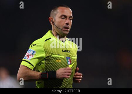 Florence, Italie, 2nd mars 2022. L'arbitre Marco Guida pendant le match de Coppa Italia au Stadio Artemio Franchi, Florence. Crédit photo à lire: Jonathan Moscrop / Sportimage crédit: Sportimage / Alay Live News Banque D'Images