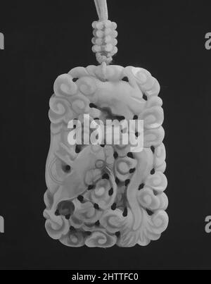 Art inspiré par pendentif, 20th Century, Chine, Jade, perles de graines, H. 2 1/16 po (5,2 cm) ; avec 1 3/8 po (3,5 cm), Jade, oeuvres classiques modernisées par Artotop avec une touche de modernité. Formes, couleur et valeur, impact visuel accrocheur sur l'art émotions par la liberté d'œuvres d'art d'une manière contemporaine. Un message intemporel qui cherche une nouvelle direction créative. Artistes qui se tournent vers le support numérique et créent le NFT Artotop Banque D'Images