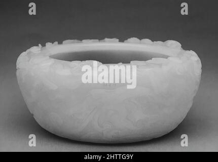 Art inspiré par Bowl, Qing Dynasty (1644–1911), Qianlong Period (1736–95), China, Jade, H. 2 3/4 po (7 cm) ; avec 6 po (15,2 cm), Jade, oeuvres classiques modernisées par Artotop avec une touche de modernité. Formes, couleur et valeur, impact visuel accrocheur sur l'art émotions par la liberté d'œuvres d'art d'une manière contemporaine. Un message intemporel qui cherche une nouvelle direction créative. Artistes qui se tournent vers le support numérique et créent le NFT Artotop Banque D'Images