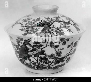 Art inspiré par la coupe couverte, dynastie Qing (1644–1911), période Qianlong (1736–95), Chine, porcelaine, H. (avec couvercle) 3 1/4 po (8,3 cm) ; avec 4 1/4 po (10,8 cm), céramique, oeuvres classiques modernisées par Artotop avec une touche de modernité. Formes, couleur et valeur, impact visuel accrocheur sur l'art émotions par la liberté d'œuvres d'art d'une manière contemporaine. Un message intemporel qui cherche une nouvelle direction créative. Artistes qui se tournent vers le support numérique et créent le NFT Artotop Banque D'Images