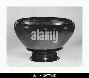 Art inspiré par le bouddhiste Ceremonial Alms Bowl, 金銅鉢, période Nara (710–794), Japon, bronze doré, H. 5 po (12,7 cm) ; diamètre 9 1/4 po (23,5 cm) ; diam. De la jante 9 po (22,9 cm), Metalwork, avec trois vêtements, un tabouret, et un filtre à eau, le bol d'alms était traditionnellement l'un des seuls, les œuvres classiques modernisées par Artotop avec une touche de modernité. Formes, couleur et valeur, impact visuel accrocheur sur l'art émotions par la liberté d'œuvres d'art d'une manière contemporaine. Un message intemporel qui cherche une nouvelle direction créative. Artistes qui se tournent vers le support numérique et créent le NFT Artotop Banque D'Images