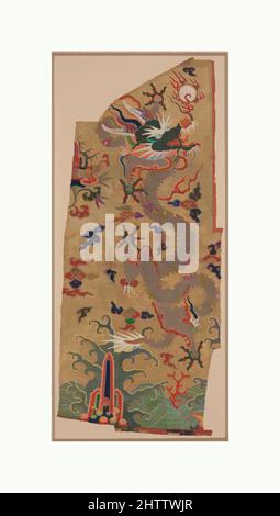 Art inspiré par Panel with Dragon, Ming Dynasty (1368–1644), 17th Century, China, Silk, plumes et broderie de fil métallique sur gaze de soie, 21 1/8 x 46 po. (53,7 x 116,8 cm), textiles brodés, ce fragment d'un plus grand tissu brodé utilise des soies polychromes et deux autres, œuvres classiques modernisées par Artotop avec une touche de modernité. Formes, couleur et valeur, impact visuel accrocheur sur l'art émotions par la liberté d'œuvres d'art d'une manière contemporaine. Un message intemporel qui cherche une nouvelle direction créative. Artistes qui se tournent vers le support numérique et créent le NFT Artotop Banque D'Images