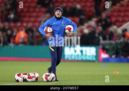 MIDDLESBROUGH, ROYAUME-UNI. 1st MARS Tottenham Hotspur's Goal Keeping coach Marco Savorani lors de la coupe FA Cinquième partie entre Middlesbrough et Tottenham Hotspur au stade Riverside, Middlesbrough, le mardi 1st mars 2022. (Credit: Mark Fletcher | MI News) Credit: MI News & Sport /Alay Live News Banque D'Images