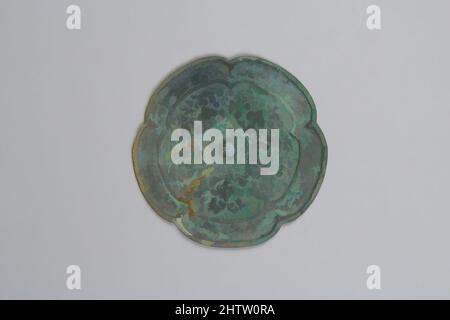 Art inspiré par Mirror, dynastie Goryeo (918–1392), Corée, Bronze, Diam. 4 po (10,2 cm), miroirs, oeuvres classiques modernisées par Artotop avec une touche de modernité. Formes, couleur et valeur, impact visuel accrocheur sur l'art émotions par la liberté d'œuvres d'art d'une manière contemporaine. Un message intemporel qui cherche une nouvelle direction créative. Artistes qui se tournent vers le support numérique et créent le NFT Artotop Banque D'Images