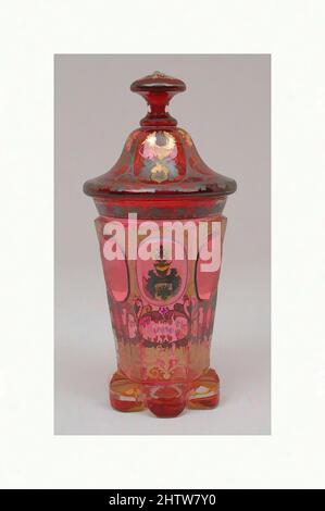 Art inspiré par Beaker, CA. 1820–30, Bohemian, verre, H. sans couvercle 8 3/8 po. (21,3 cm.), verre, oeuvres classiques modernisées par Artotop avec une touche de modernité. Formes, couleur et valeur, impact visuel accrocheur sur l'art émotions par la liberté d'œuvres d'art d'une manière contemporaine. Un message intemporel qui cherche une nouvelle direction créative. Artistes qui se tournent vers le support numérique et créent le NFT Artotop Banque D'Images