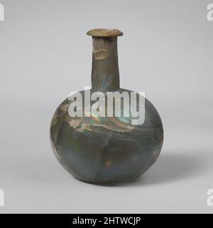 Art inspiré par flacon de parfum en verre, Mid Imperial, 2nd Century A.D., Roman, verre; soufflé, 3 1/8 po (8 cm), verre, bleu pâle translucide vert. Jante repliée vers l'extérieur, vers le bas, sur et vers l'intérieur ; col cylindrique, S'étendant légèrement vers le bas et outillés à la base; corps globulaire; légèrement concvae, oeuvres classiques modernisées par Artotop avec une touche de modernité. Formes, couleur et valeur, impact visuel accrocheur sur l'art émotions par la liberté d'œuvres d'art d'une manière contemporaine. Un message intemporel qui cherche une nouvelle direction créative. Artistes qui se tournent vers le support numérique et créent le NFT Artotop Banque D'Images