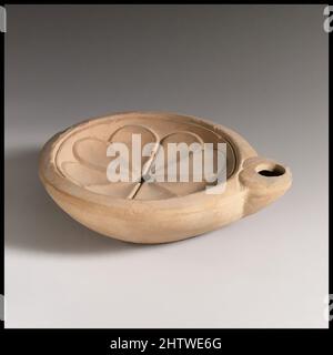 Art inspiré par la lampe, 2nd Century A.D., romain, terre cuite, longueur 9,9 cm. H. 3 cm., terracottas, oeuvres classiques modernisées par Artotop avec une touche de modernité. Formes, couleur et valeur, impact visuel accrocheur sur l'art émotions par la liberté d'œuvres d'art d'une manière contemporaine. Un message intemporel qui cherche une nouvelle direction créative. Artistes qui se tournent vers le support numérique et créent le NFT Artotop Banque D'Images