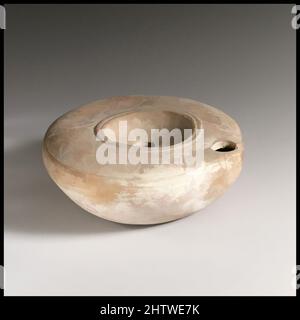 Art inspiré par la lampe, 2nd Century A.D., romain, terre cuite, longueur 10,2 cm. H. 4 cm., terracottas, oeuvres classiques modernisées par Artotop avec une touche de modernité. Formes, couleur et valeur, impact visuel accrocheur sur l'art émotions par la liberté d'œuvres d'art d'une manière contemporaine. Un message intemporel qui cherche une nouvelle direction créative. Artistes qui se tournent vers le support numérique et créent le NFT Artotop Banque D'Images