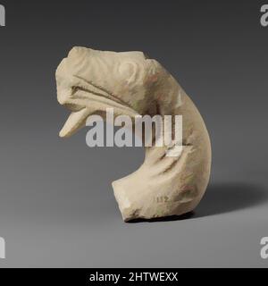 Art inspiré par Limestone tête d'un serpent, Hellenistic ?, 310–30 av. J.-C., Cypriote, Limestone, Général : H.:4 1/8 x W.:1 9/16 x D.:3 1/2 po. (10,5 x 4 x 8,9 cm), Sculpture de pierre, la tête d'un serpent barbu a tenu quelque chose dans sa bouche ouverte et sillonnée, oeuvres classiques modernisées par Artotop avec une touche de modernité. Formes, couleur et valeur, impact visuel accrocheur sur l'art émotions par la liberté d'œuvres d'art d'une manière contemporaine. Un message intemporel qui cherche une nouvelle direction créative. Artistes qui se tournent vers le support numérique et créent le NFT Artotop Banque D'Images