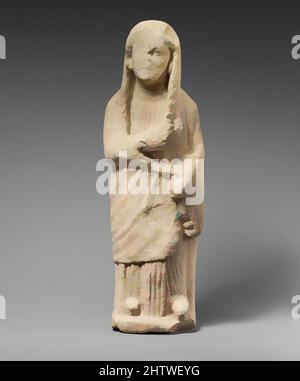 Art inspiré par la statuette Limestone d'un votataire féminin, hellénistique ou romain, chypriote, calcaire, total: 18 1/4 x 5 7/8 x 3 3/4 po. (46,4 x 14,9 x 9,5 cm), Sculpture en pierre, Figure avec un manteau tiré sur la tête, oeuvres classiques modernisées par Artotop avec une touche de modernité. Formes, couleur et valeur, impact visuel accrocheur sur l'art émotions par la liberté d'œuvres d'art d'une manière contemporaine. Un message intemporel qui cherche une nouvelle direction créative. Artistes qui se tournent vers le support numérique et créent le NFT Artotop Banque D'Images