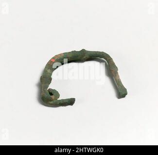 Art inspiré par Fibula, chypriote, bronze, autre: 1 3/4in. (4,5cm), bronzes, oeuvres classiques modernisées par Artotop avec une touche de modernité. Formes, couleur et valeur, impact visuel accrocheur sur l'art émotions par la liberté d'œuvres d'art d'une manière contemporaine. Un message intemporel qui cherche une nouvelle direction créative. Artistes qui se tournent vers le support numérique et créent le NFT Artotop Banque D'Images