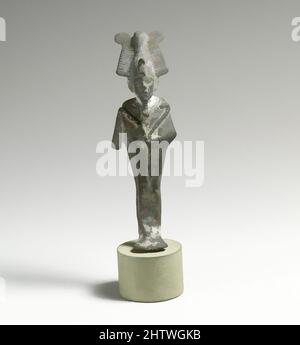 Art inspiré de la statuette de bronze d'Osiris, dynastique-hellénistique tardif, 664–31 av. J.-C., égyptien, bronze, H. 4 1/2 po (11,4 cm), bronzes, momforme debout Osiris, oeuvres classiques modernisées par Artotop avec une touche de modernité. Formes, couleur et valeur, impact visuel accrocheur sur l'art émotions par la liberté d'œuvres d'art d'une manière contemporaine. Un message intemporel qui cherche une nouvelle direction créative. Artistes qui se tournent vers le support numérique et créent le NFT Artotop Banque D'Images