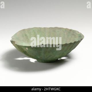 Art inspiré par Bowl, cannelé, chypriote, Bronze, 1 15/16in. (4,9cm), bronzes, oeuvres classiques modernisées par Artotop avec une touche de modernité. Formes, couleur et valeur, impact visuel accrocheur sur l'art émotions par la liberté d'œuvres d'art d'une manière contemporaine. Un message intemporel qui cherche une nouvelle direction créative. Artistes qui se tournent vers le support numérique et créent le NFT Artotop Banque D'Images