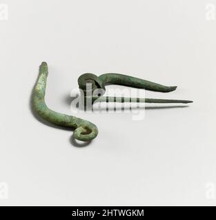 Art inspiré par Fibula, chypriote, bronze, autre: 1 7/8in. (4,8cm), bronzes, oeuvres classiques modernisées par Artotop avec une touche de modernité. Formes, couleur et valeur, impact visuel accrocheur sur l'art émotions par la liberté d'œuvres d'art d'une manière contemporaine. Un message intemporel qui cherche une nouvelle direction créative. Artistes qui se tournent vers le support numérique et créent le NFT Artotop Banque D'Images