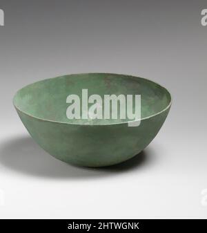 Art inspiré par Bowl, chypriote, Bronze, 2 1/2in. (6,4cm), bronzes, oeuvres classiques modernisées par Artotop avec une touche de modernité. Formes, couleur et valeur, impact visuel accrocheur sur l'art émotions par la liberté d'œuvres d'art d'une manière contemporaine. Un message intemporel qui cherche une nouvelle direction créative. Artistes qui se tournent vers le support numérique et créent le NFT Artotop Banque D'Images