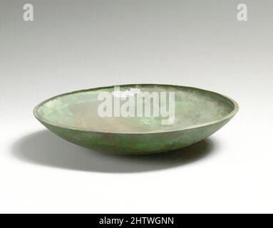 Art inspiré par Bowl, chypriote, Bronze, 1 1/4in. (3,1cm), bronzes, oeuvres classiques modernisées par Artotop avec une touche de modernité. Formes, couleur et valeur, impact visuel accrocheur sur l'art émotions par la liberté d'œuvres d'art d'une manière contemporaine. Un message intemporel qui cherche une nouvelle direction créative. Artistes qui se tournent vers le support numérique et créent le NFT Artotop Banque D'Images
