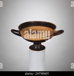 Art inspiré par la terre cuite kylix (coupe à boire), archaïque, 6th siècle avant J.-C., grec oriental, terre cuite, H. 3 11/16 po (9,4 cm), vases, décorés de bandes horizontales, œuvres classiques modernisées par Artotop avec une touche de modernité. Formes, couleur et valeur, impact visuel accrocheur sur l'art émotions par la liberté d'œuvres d'art d'une manière contemporaine. Un message intemporel qui cherche une nouvelle direction créative. Artistes qui se tournent vers le support numérique et créent le NFT Artotop Banque D'Images